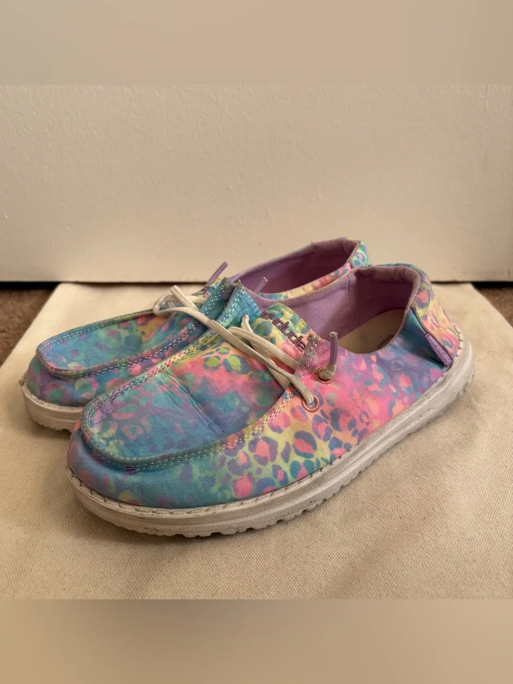 Hey Dude Wendy Youth Girls Fabric Lace Up Slip-on Shoes Leopard Rainbow US 3